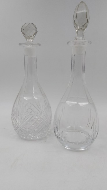 «Duas garrafas de vidro»