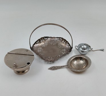 Conjunto de peças em metal