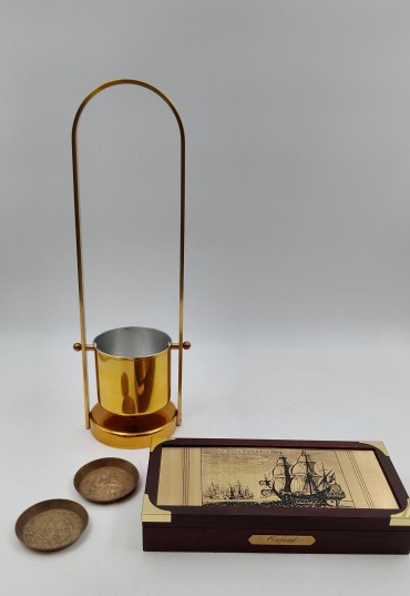 Suporte para garrafa, caixa de cigarros e taças