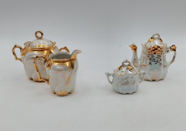 Quatro peças porcelana