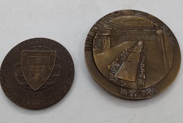 «Lote de 2 medalhas comemorativas»