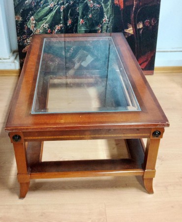 Mesa de frente de sofá