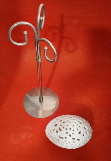 Suporte para colares e guarda-joias