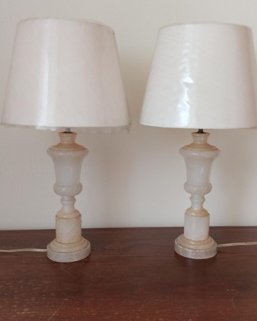 Duas bases de candeeiro