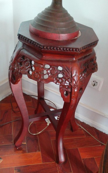 Par de mesas de apoio «Plant Stand / Jardinière Table»