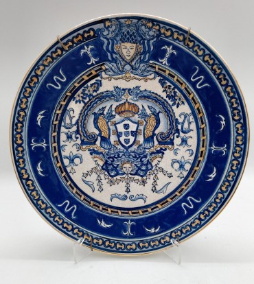 Prato com brasão e signos do zodíaco