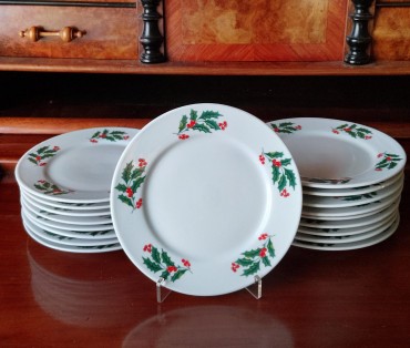 Dezoito pratos de doce NATAL