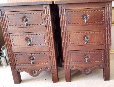 Par de mesas de cabeceira