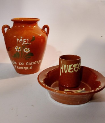 Pote de mel e azeitoneira