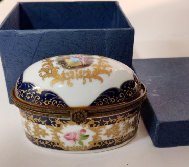 Caixa romântica ovalada