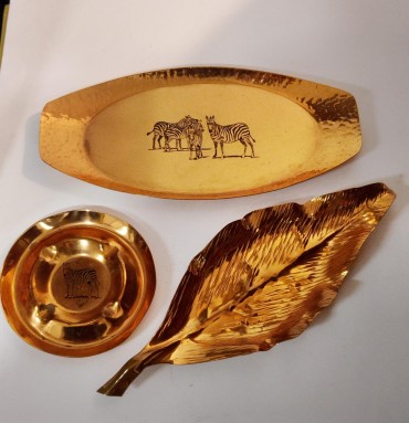 Três peças em cobre