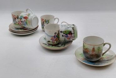 Seis chávenas e seis pires