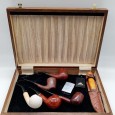 Caixa com cachimbos e outros