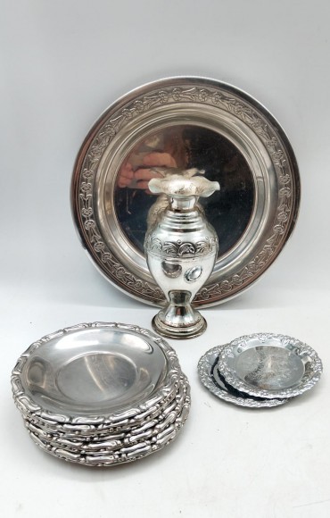 Lote de objetos em metal