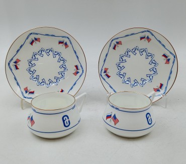 Duas chávenas e dois pires