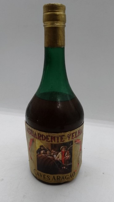 «Aguardente velha Caves Aragão»