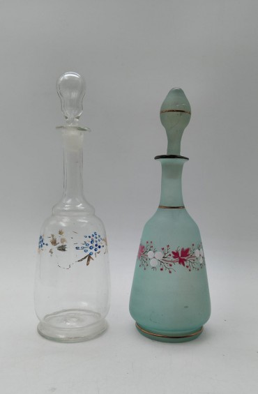 Duas garrafas para licor