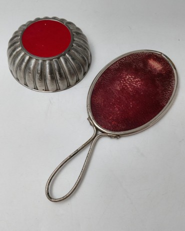 Espelho vintage e taça