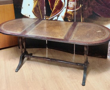 Mesa de frente de sofá