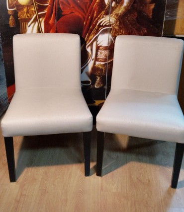 cinco cadeiras forradas 