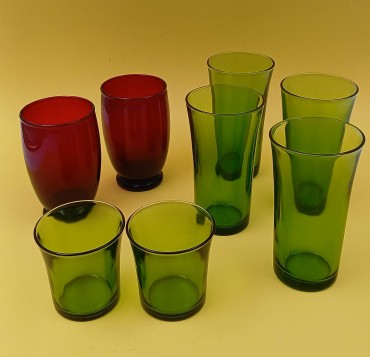 Oito copos coloridos