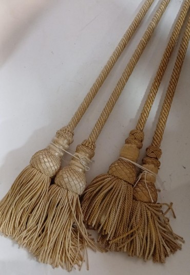 Dois pares de puxadores 