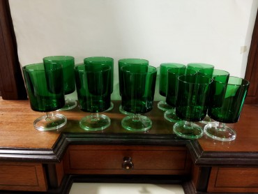 Doze copos verdes